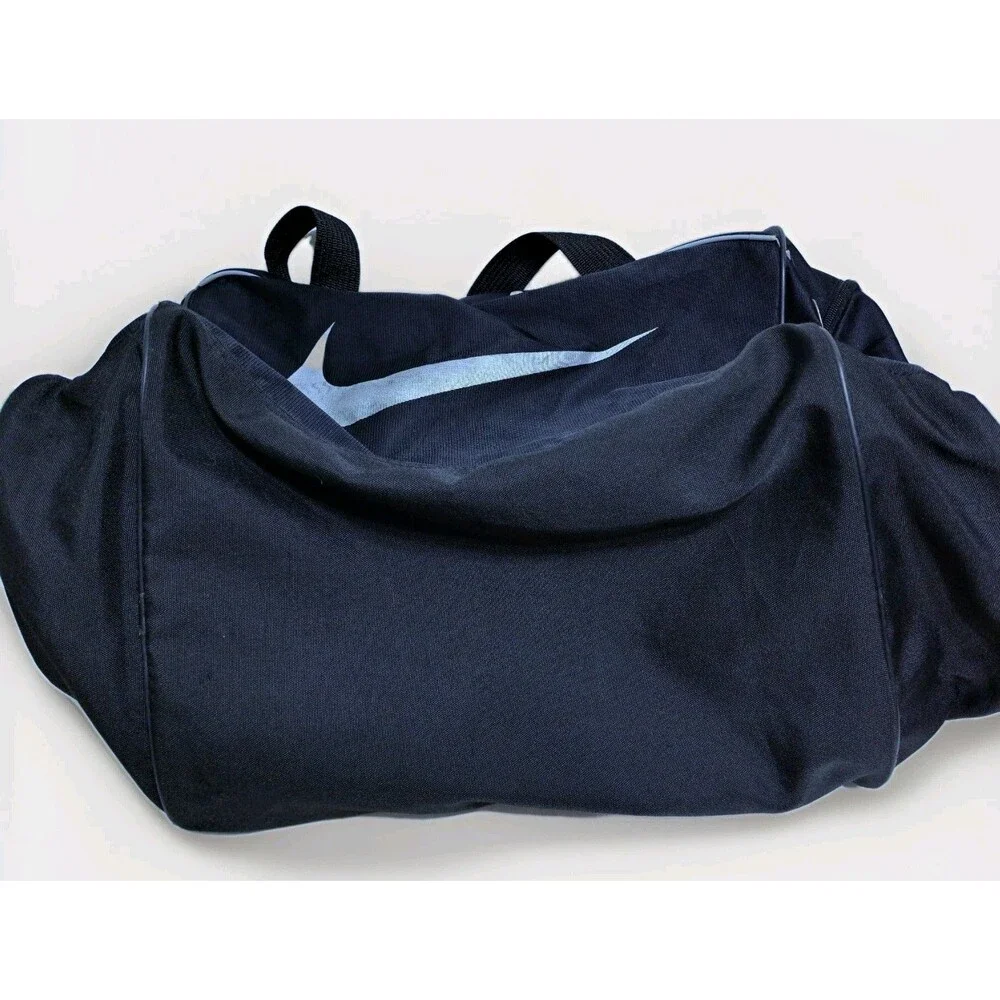Nike Gym Duffle Bag Shoulder Strap Swoosh Black Carry On Travel Overnight